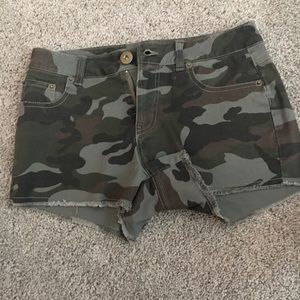camo shorts